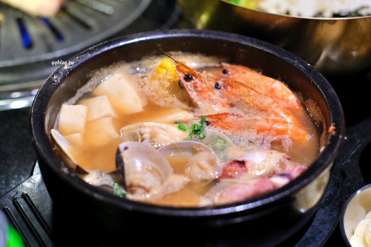 台中南屯︱燒肉滋滋ZIZI．韓式咖啡廳風格的燒肉店，質感升級、餐點好吃，近南屯交流道 @QQ的懶骨頭