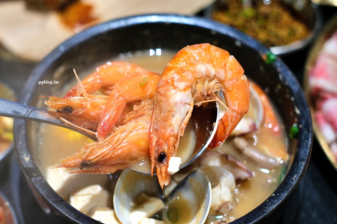 台中南屯︱燒肉滋滋ZIZI．韓式咖啡廳風格的燒肉店，質感升級、餐點好吃，近南屯交流道 @QQ的懶骨頭