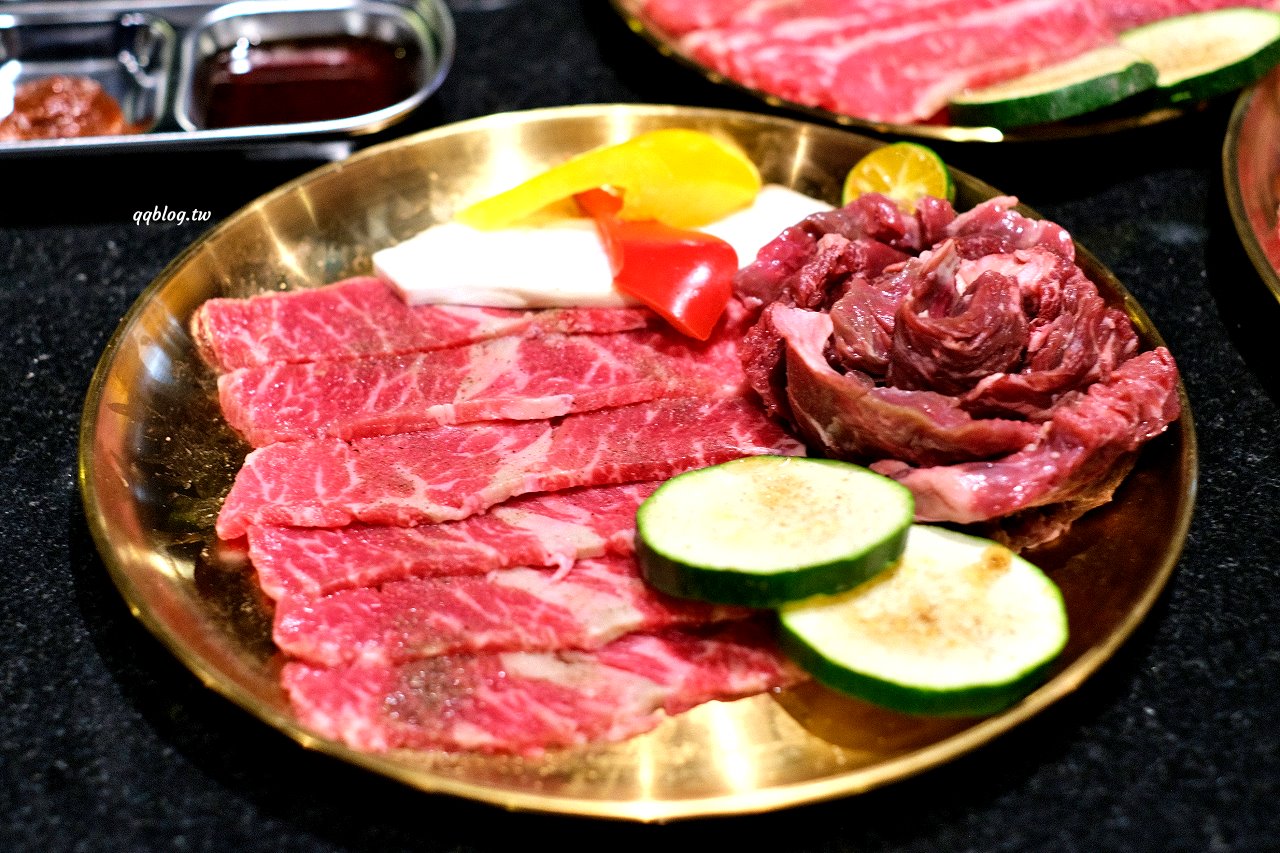 台中南屯︱燒肉滋滋ZIZI．韓式咖啡廳風格的燒肉店，質感升級、餐點好吃，近南屯交流道 @QQ的懶骨頭