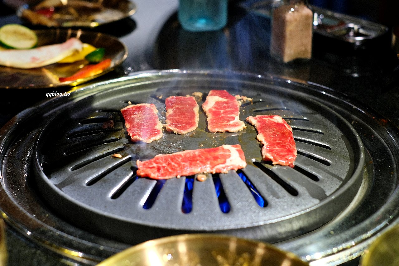台中南屯︱燒肉滋滋ZIZI．韓式咖啡廳風格的燒肉店，質感升級、餐點好吃，近南屯交流道 @QQ的懶骨頭