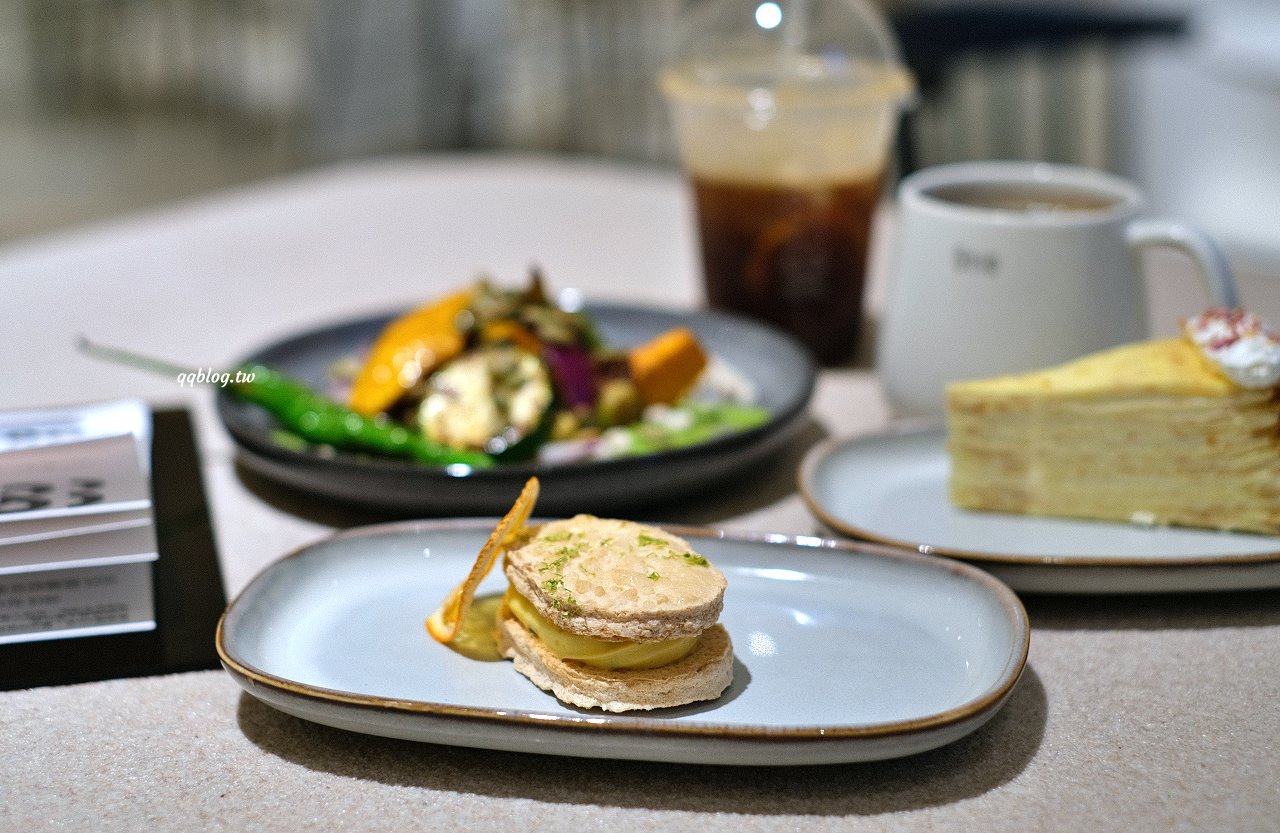 台中南屯︱Stio Coffee．以太空時代為主題設計，結合二樓服飾店的複合式咖啡館 @QQ的懶骨頭