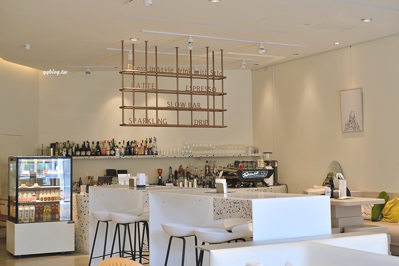 台中南屯︱Stio Coffee．以太空時代為主題設計，結合二樓服飾店的複合式咖啡館 @QQ的懶骨頭