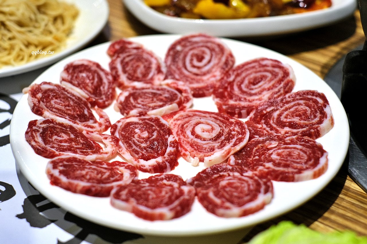 台中北屯︱尚牛二館，台中也有溫體牛肉湯，每天現宰直送最新鮮，2020年米其林必比登推薦 @QQ的懶骨頭