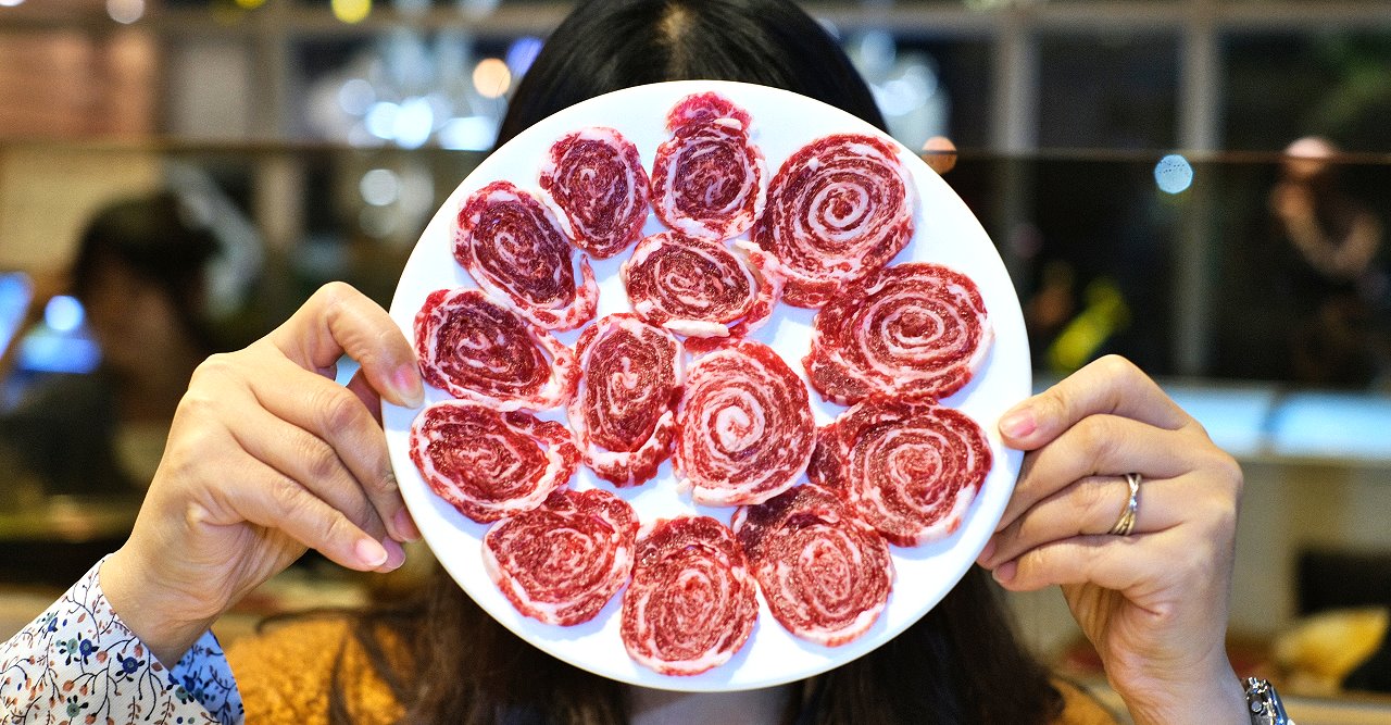 台中北屯︱尚牛二館，台中也有溫體牛肉湯，每天現宰直送最新鮮，2020年米其林必比登推薦 @QQ的懶骨頭