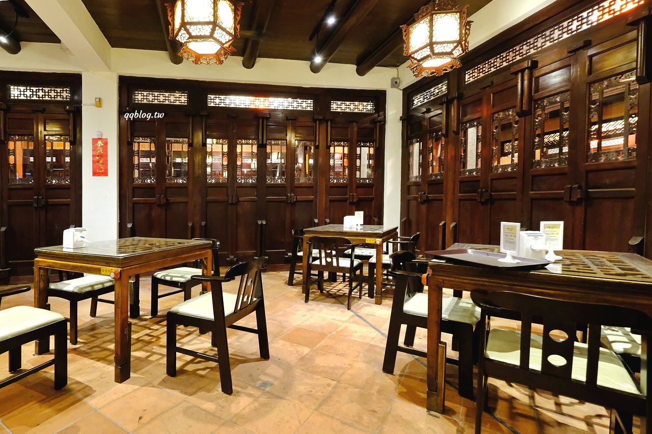 台中北屯︱耕讀園書香茶坊@民俗公園店．古色古香氛圍感十足的用餐環境，越夜越美麗 @QQ的懶骨頭