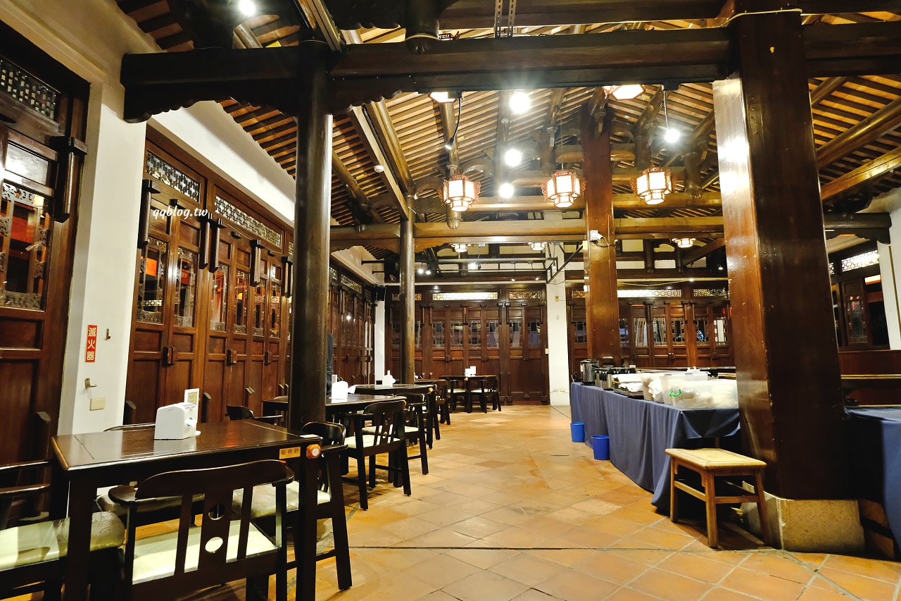 台中北屯︱耕讀園書香茶坊@民俗公園店．古色古香氛圍感十足的用餐環境，越夜越美麗 @QQ的懶骨頭