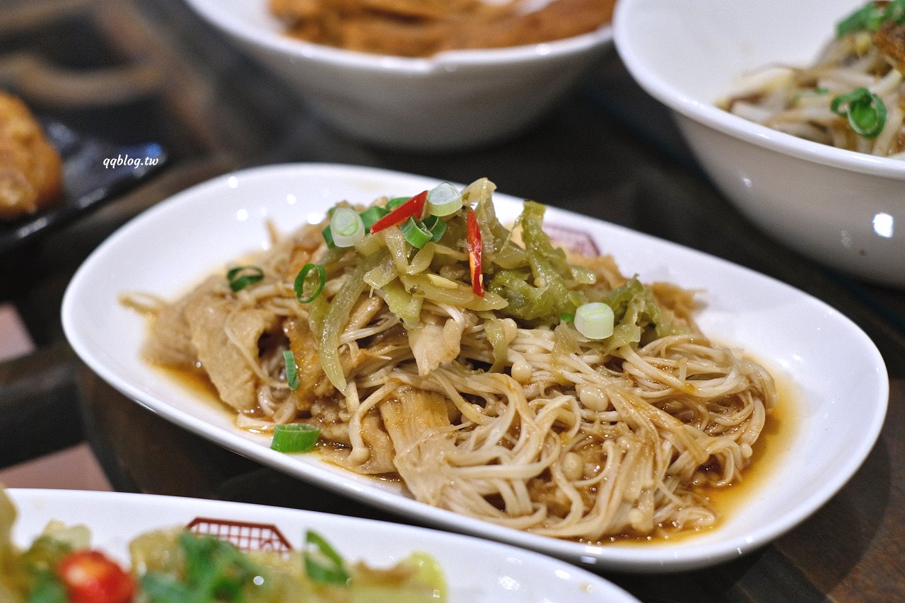 台中北屯︱耕讀園書香茶坊@民俗公園店．古色古香氛圍感十足的用餐環境，越夜越美麗 @QQ的懶骨頭