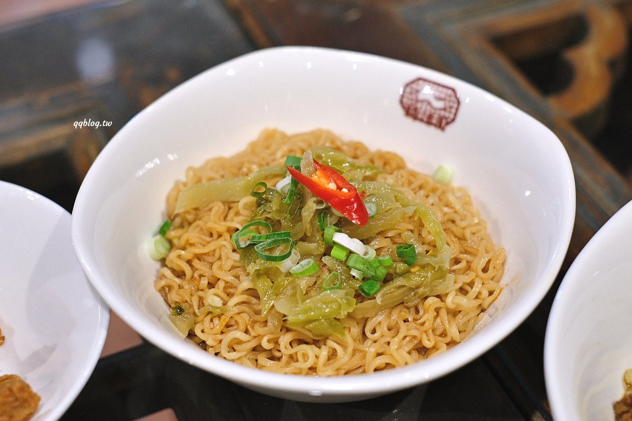 台中北屯︱耕讀園書香茶坊@民俗公園店．古色古香氛圍感十足的用餐環境，越夜越美麗 @QQ的懶骨頭