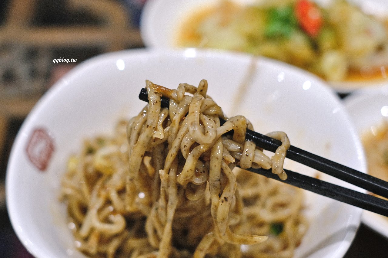 台中北屯︱耕讀園書香茶坊@民俗公園店．古色古香氛圍感十足的用餐環境，越夜越美麗 @QQ的懶骨頭
