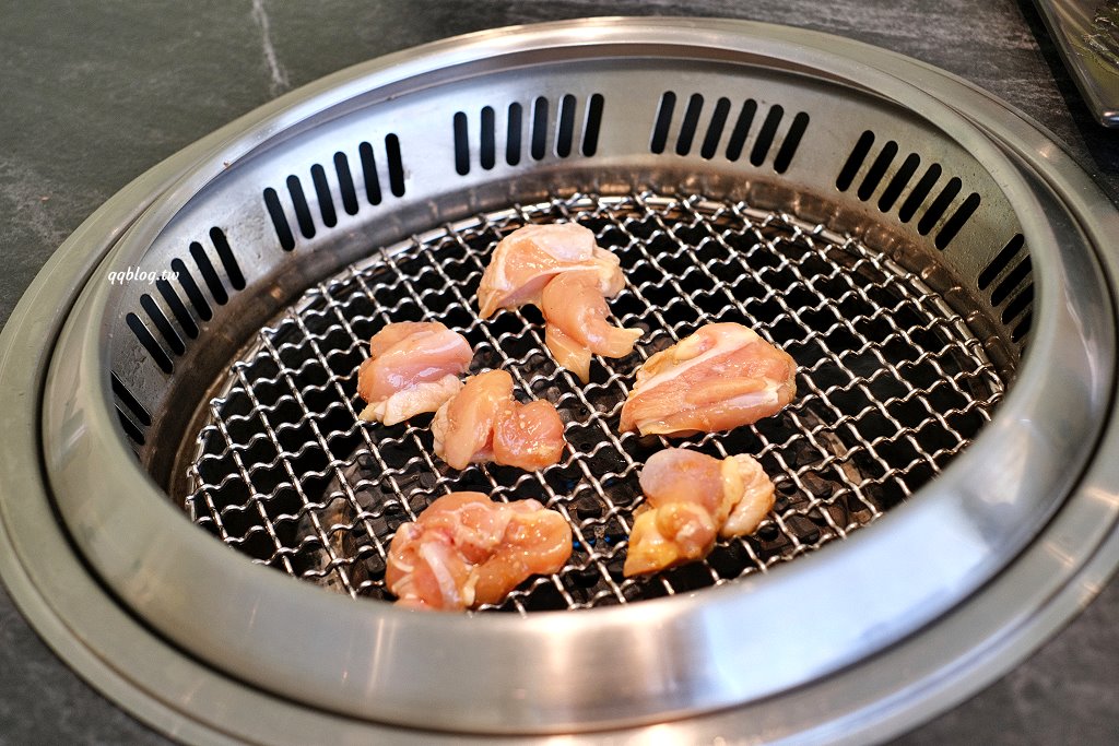 南投草屯︱唯真燒肉．稻田間，融合泰式元素的日式燒肉餐廳 @QQ的懶骨頭