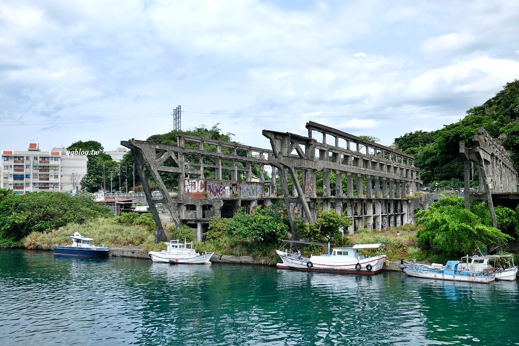 基隆︱海漾拾光．坐擁正濱漁港彩色屋風光，吃吃冰、喝喝飲料消消熱氣 @QQ的懶骨頭