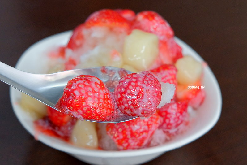 台南中西區︱金八寶 圓仔冰．香甜的草莓、Q軟的湯圓，吃進嘴裡的是一種幸福 @QQ的懶骨頭