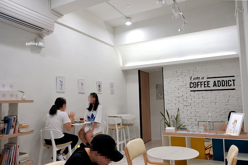 台中西區︱Vurr Coffee．科博館附近清新風格咖啡館，溫馨小巧又舒適 @QQ的懶骨頭