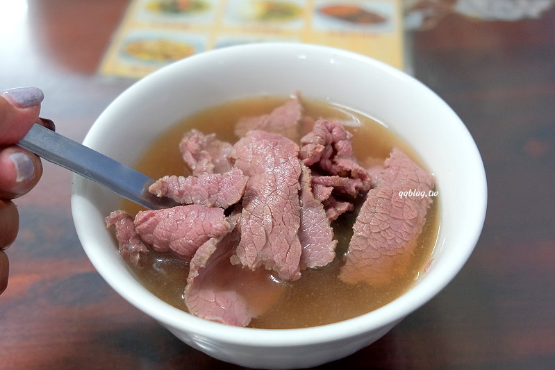 台南安平︱文章牛肉湯．安平超人氣牛肉湯，早點來不然要排很久 @QQ的懶骨頭