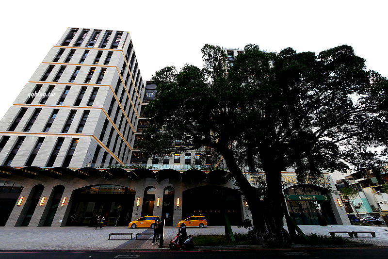台南住宿︱煙波大飯店台南館．位在台南市中心，距台南美術館、藍晒圖、林百貨、國華街、保安街都很近，地理環境舒適方便 @QQ的懶骨頭
