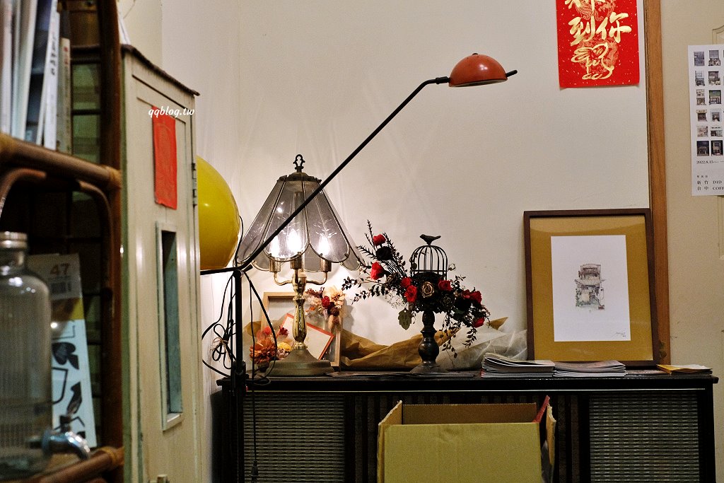 台中西區︱多美咖啡．沒有名字的咖啡館有名字了，轉身變成氛圍感十足的咖啡館 @QQ的懶骨頭