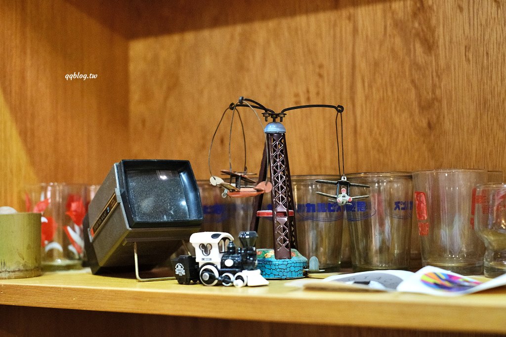 台中西區︱多美咖啡．沒有名字的咖啡館有名字了，轉身變成氛圍感十足的咖啡館 @QQ的懶骨頭