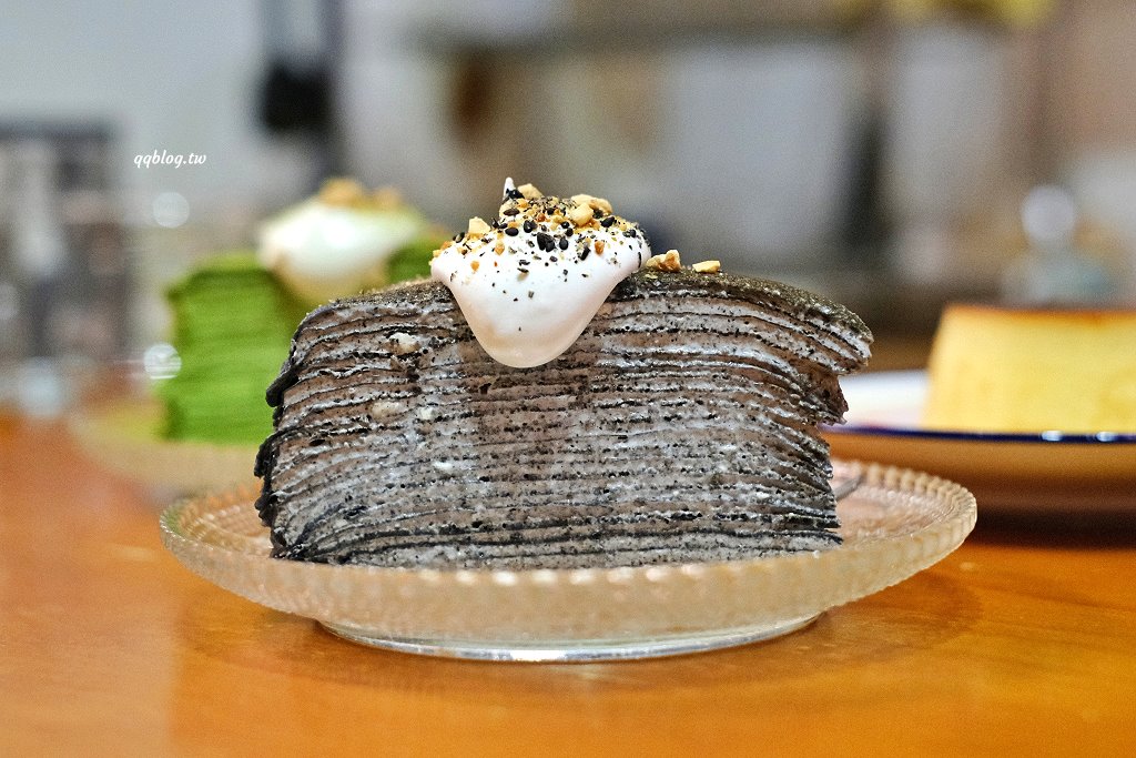 台中西區︱多美咖啡．沒有名字的咖啡館有名字了，轉身變成氛圍感十足的咖啡館 @QQ的懶骨頭