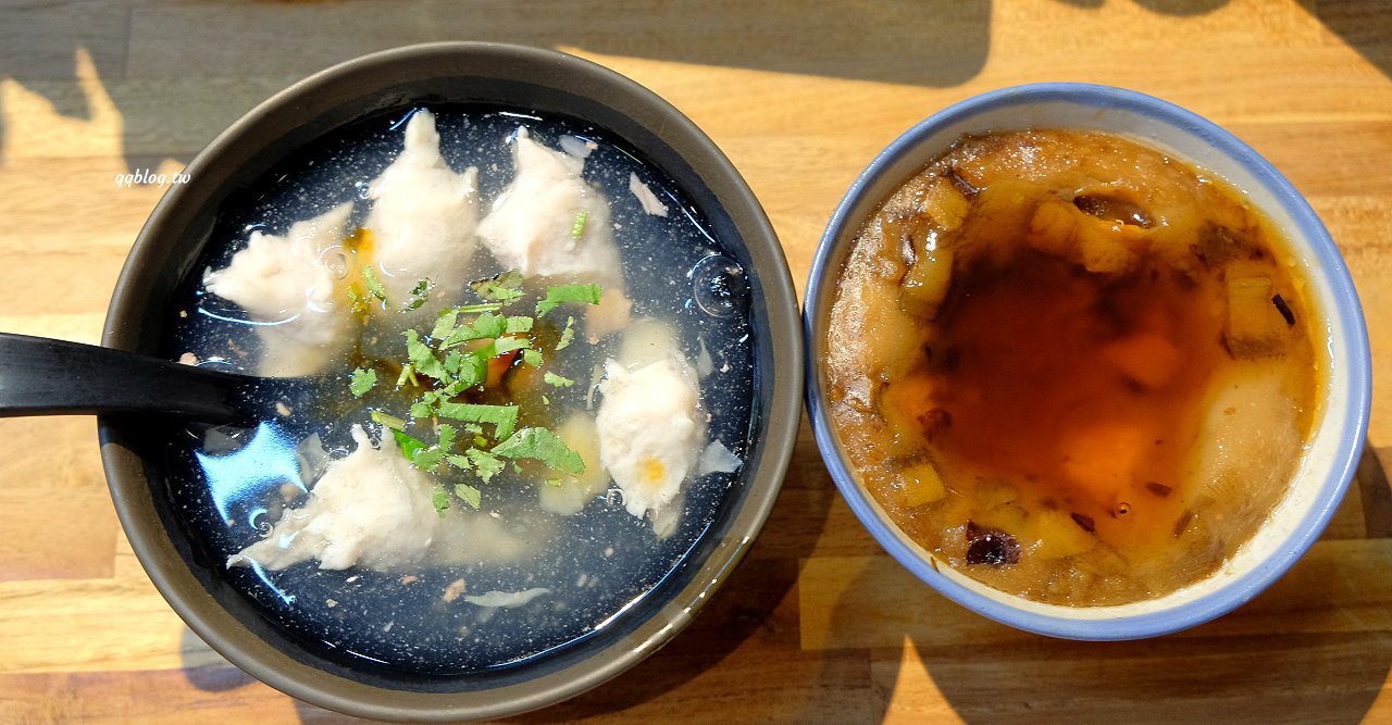 台南中西區︱富盛號碗粿．一賣70年的古早味小吃，一碗魚焿+碗粿就可以很滿足，永樂市場美食推薦 @QQ的懶骨頭