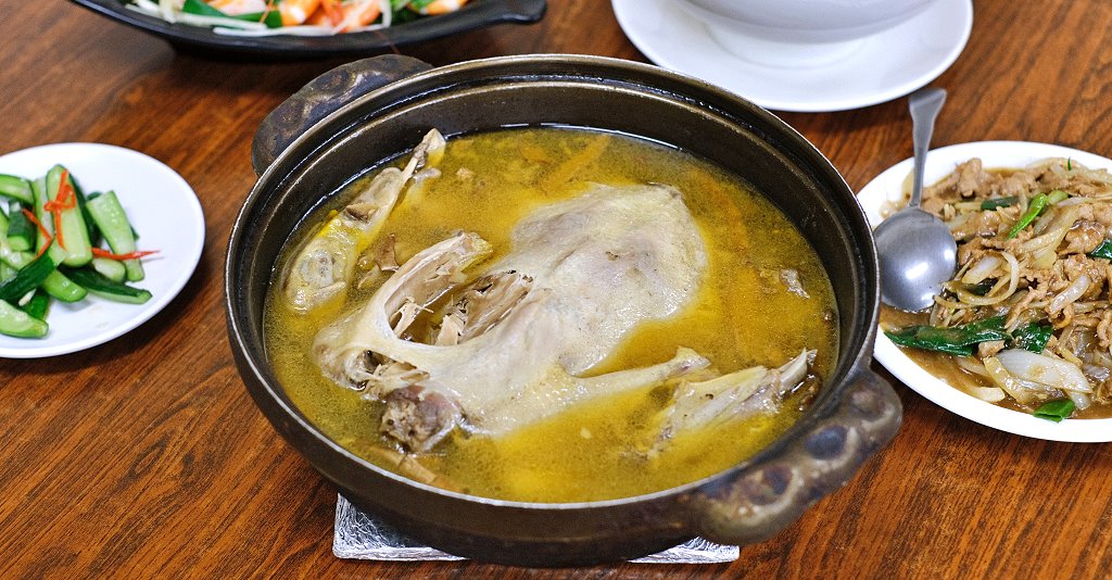 台中豐原︱嗑肉石鍋．300元左右就可以吃到豐富的海鮮或是肉品，C/P值不錯，個人小火鍋推薦 @QQ的懶骨頭