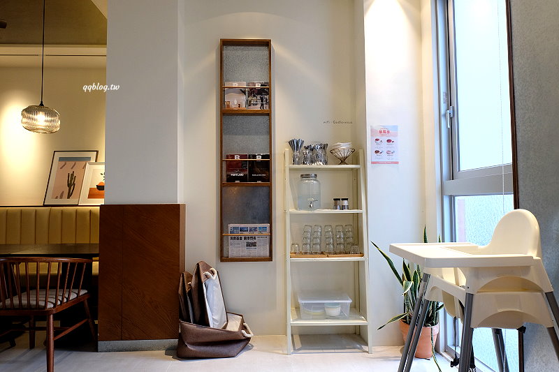 台中南屯︱Yolo Moment 新美式烘焙&#038;舒食餐館．環境舒適的獨棟用餐空間，甜點、咖啡的表現也不錯，也有自家烘焙麵包、肉桂捲 @QQ的懶骨頭