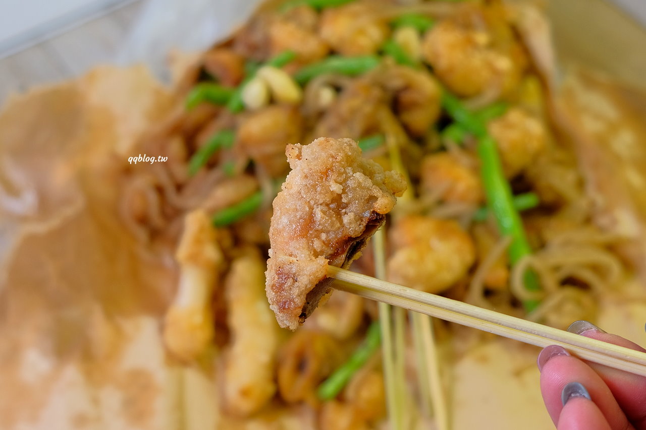 屏東琉球︱廟口鹹酥雞．小琉球消夜排隊美食，加了榨菜口味特別 @QQ的懶骨頭