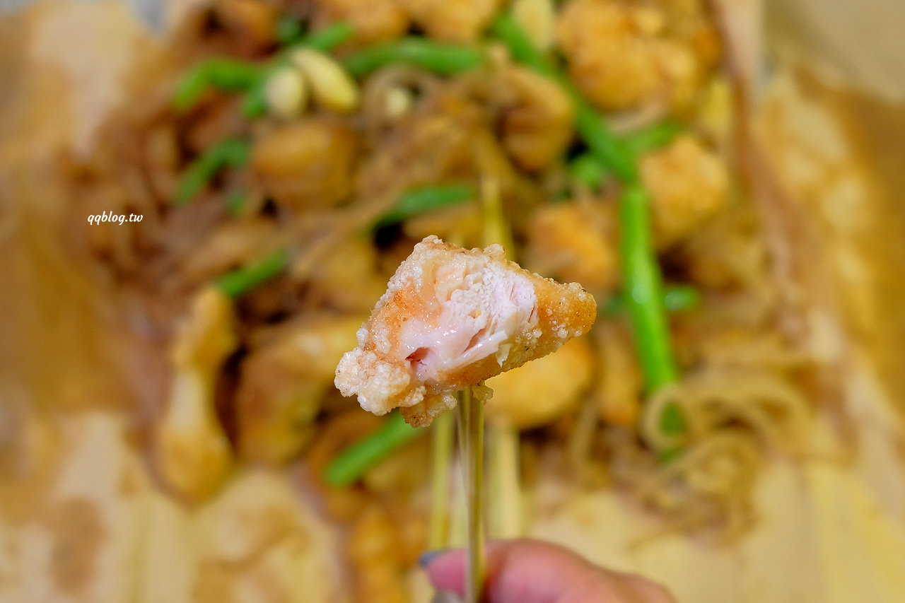 屏東琉球︱廟口鹹酥雞．小琉球消夜排隊美食，加了榨菜口味特別 @QQ的懶骨頭