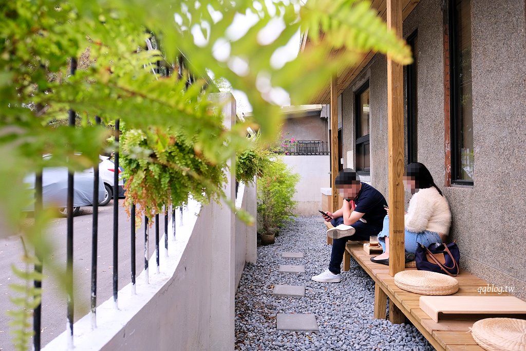 台中南屯︱桴汌咖啡．黎明新村裡的日式氛圍感咖啡館 @QQ的懶骨頭