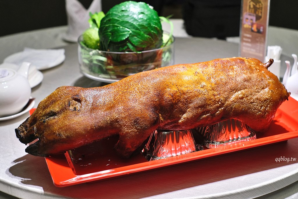 台中南屯︱金悅軒．一整隻乳豬霸氣上桌，米其林必比登推薦 @QQ的懶骨頭