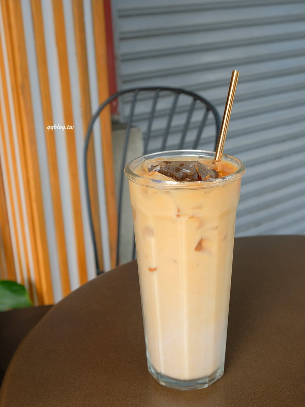 屏東琉球︱慢板咖啡-小琉球外帶店．咖啡、奶茶都好喝，還有免費提供冰霸杯使用，小琉球咖啡推薦 @QQ的懶骨頭