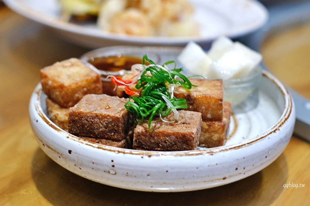 台中西區︱hechino 做茶菜@勤美店．咖啡館風格台菜餐廳，勤美草悟道商圈美食聚餐餐廳 @QQ的懶骨頭