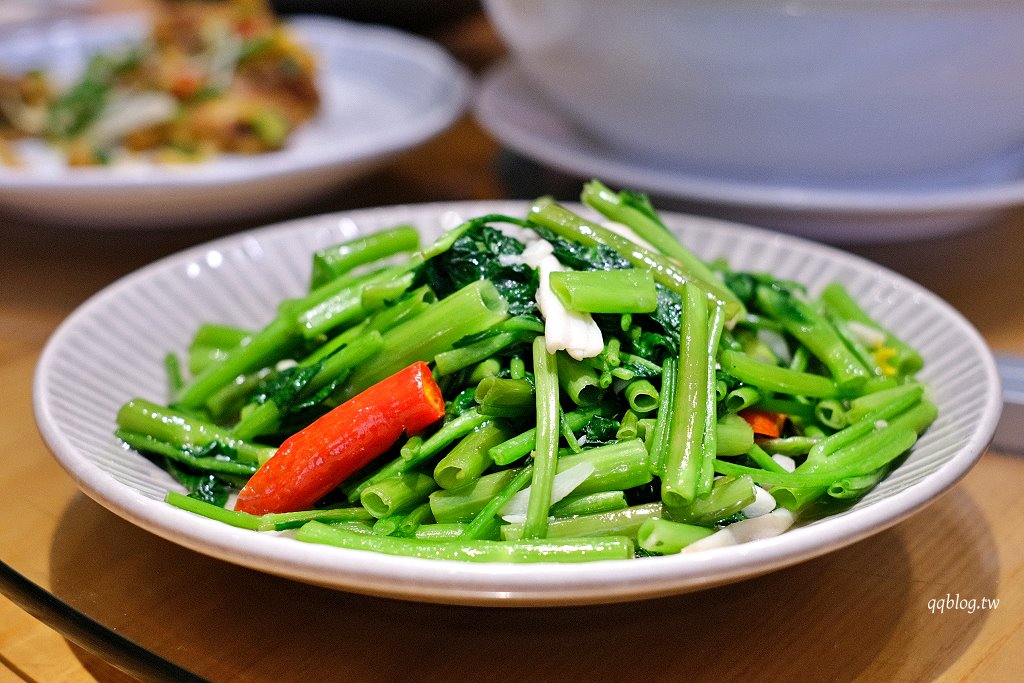 台中西區︱hechino 做茶菜@勤美店．咖啡館風格台菜餐廳，勤美草悟道商圈美食聚餐餐廳 @QQ的懶骨頭