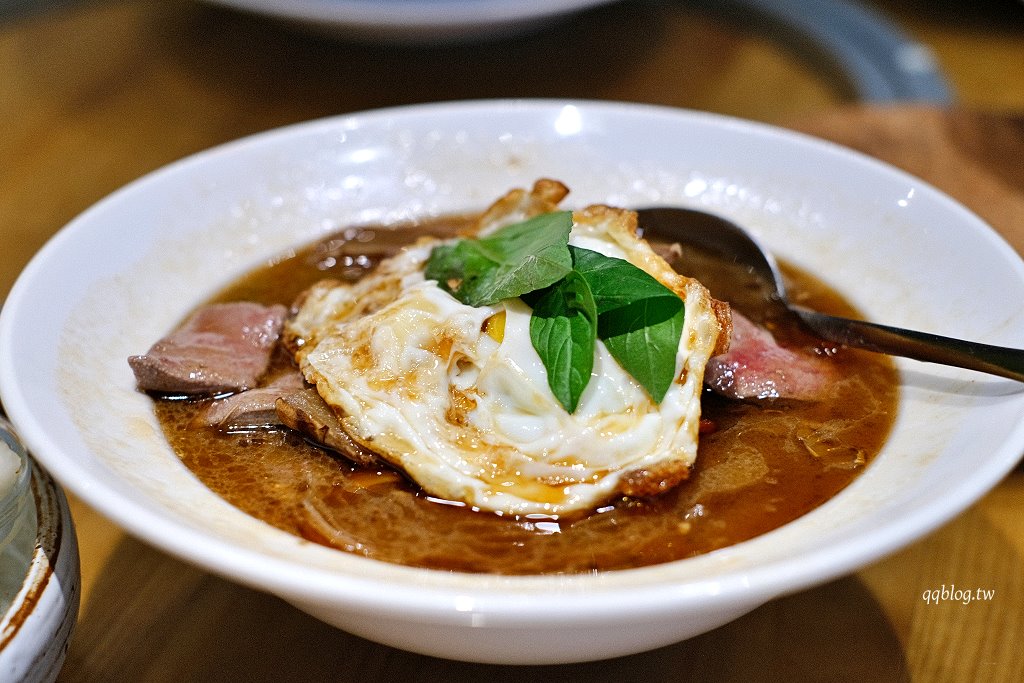 台中西區︱hechino 做茶菜@勤美店．咖啡館風格台菜餐廳，勤美草悟道商圈美食聚餐餐廳 @QQ的懶骨頭