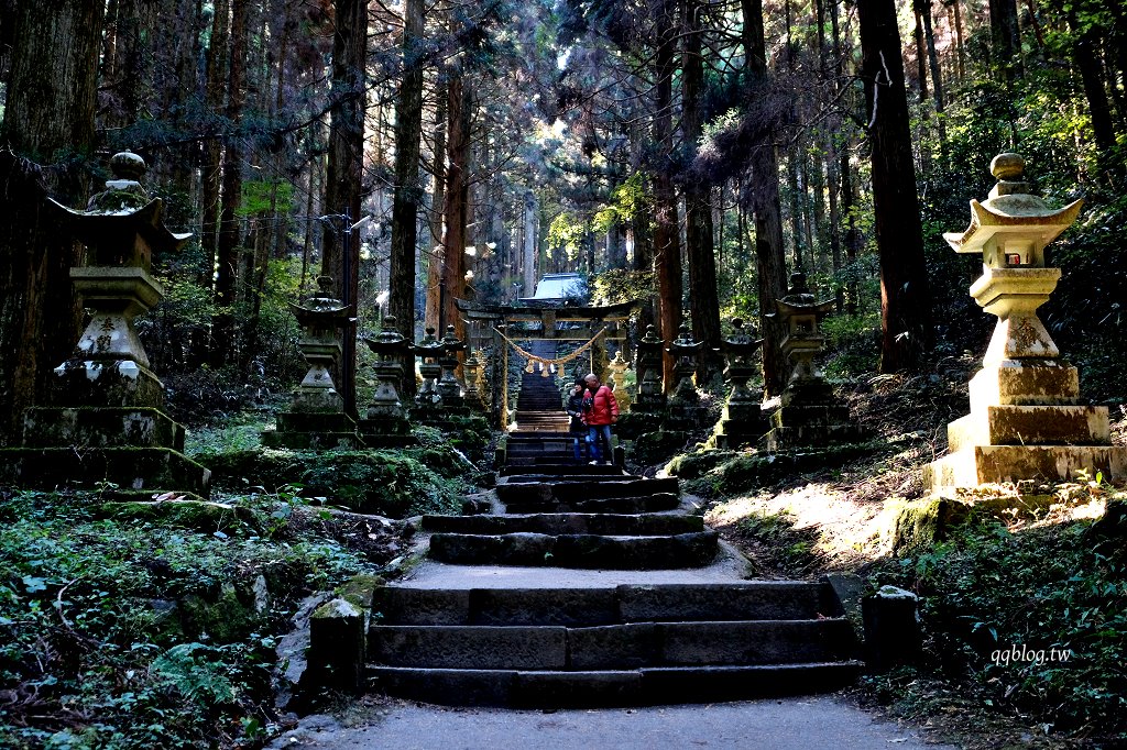 日本熊本︱上色見熊野座神社．氛圍感十足的神社，動漫螢火之森場景 @QQ的懶骨頭