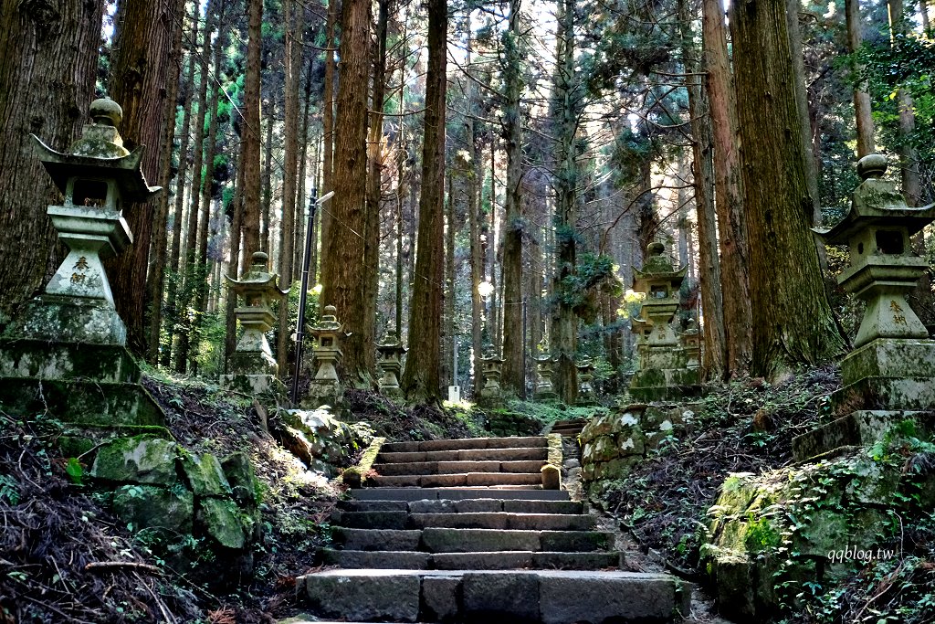 日本熊本︱上色見熊野座神社．氛圍感十足的神社，動漫螢火之森場景 @QQ的懶骨頭