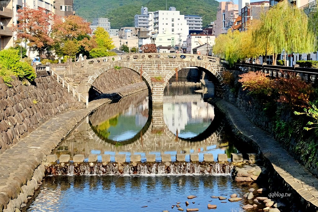 日本長崎︱眼鏡橋．日本最古老雙拱石橋，尋找幸福傳說的愛心石 @QQ的懶骨頭