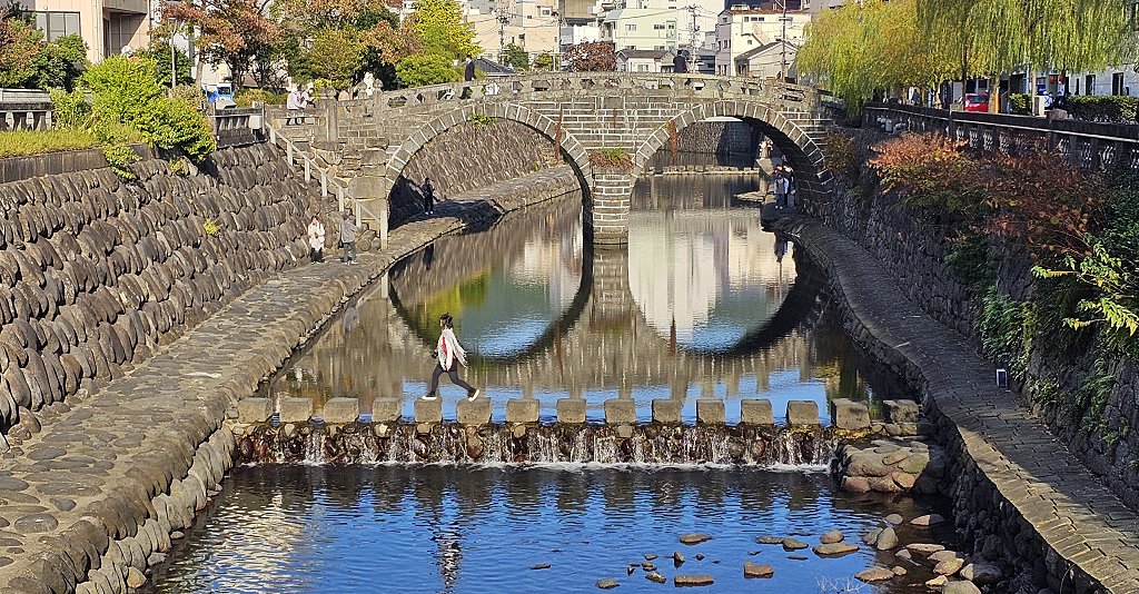 日本長崎︱眼鏡橋．日本最古老雙拱石橋，尋找幸福傳說的愛心石 @QQ的懶骨頭