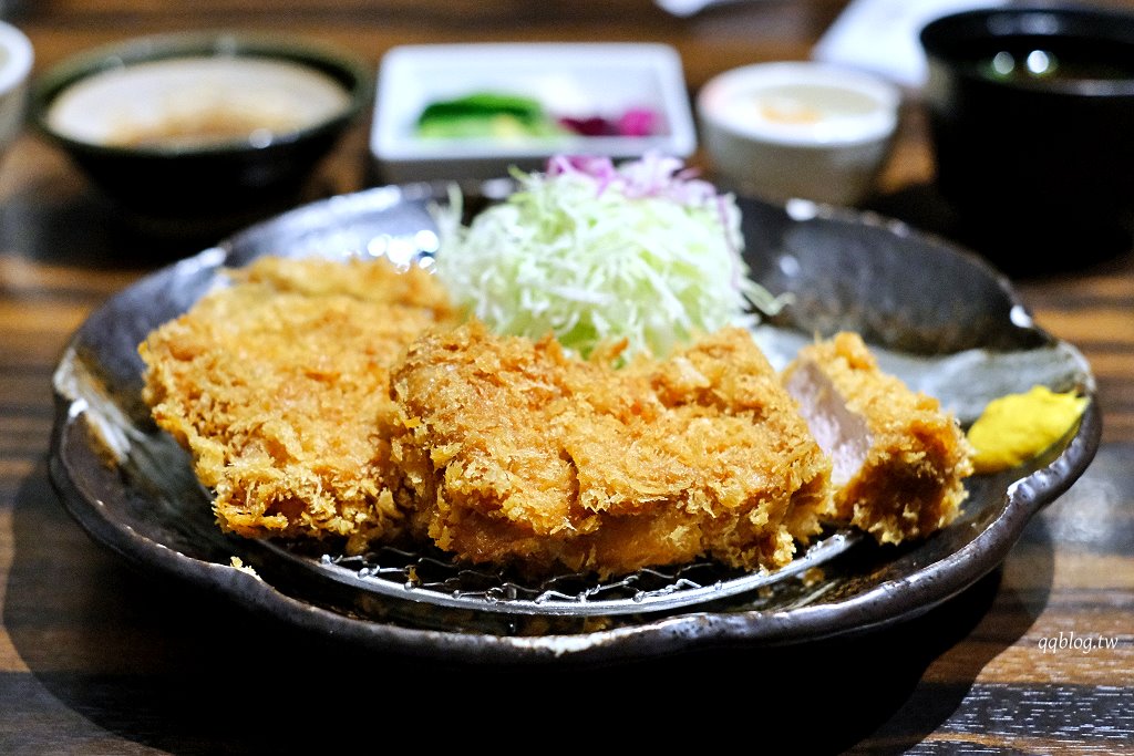 日本熊本︱勝烈亭 新市街本店．日本百大炸豬排名店，厚切豬排酥脆不油膩，米其林指南推薦 @QQ的懶骨頭