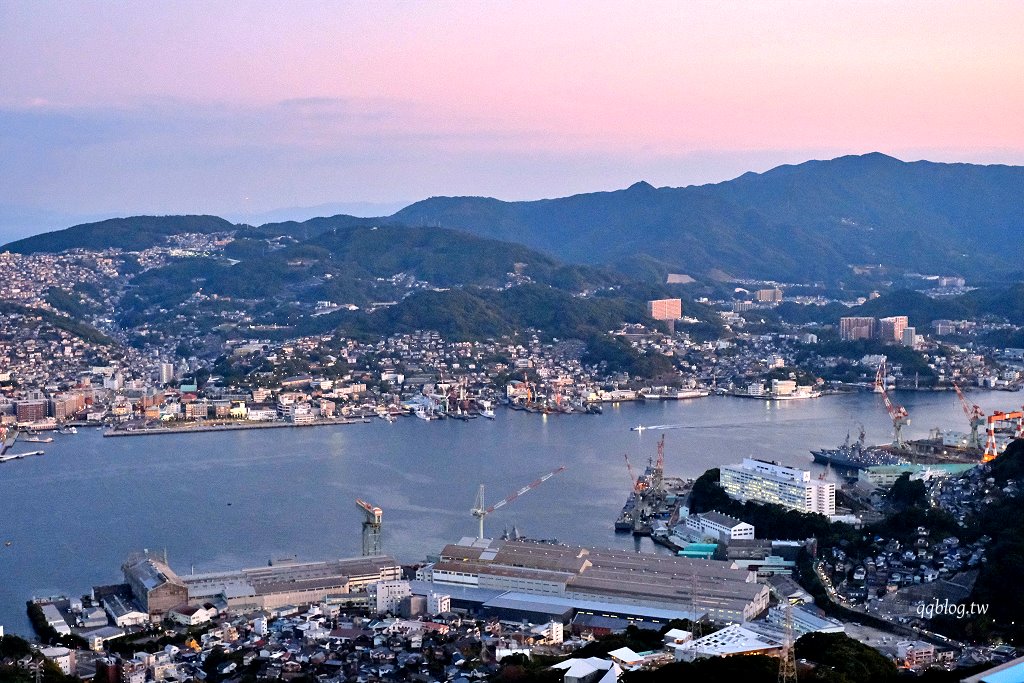 日本長崎︱稻佐山夜景．日本三大夜景之一也是世界新三大夜景，登上瞭望台觀賞美麗的長崎夜景 @QQ的懶骨頭