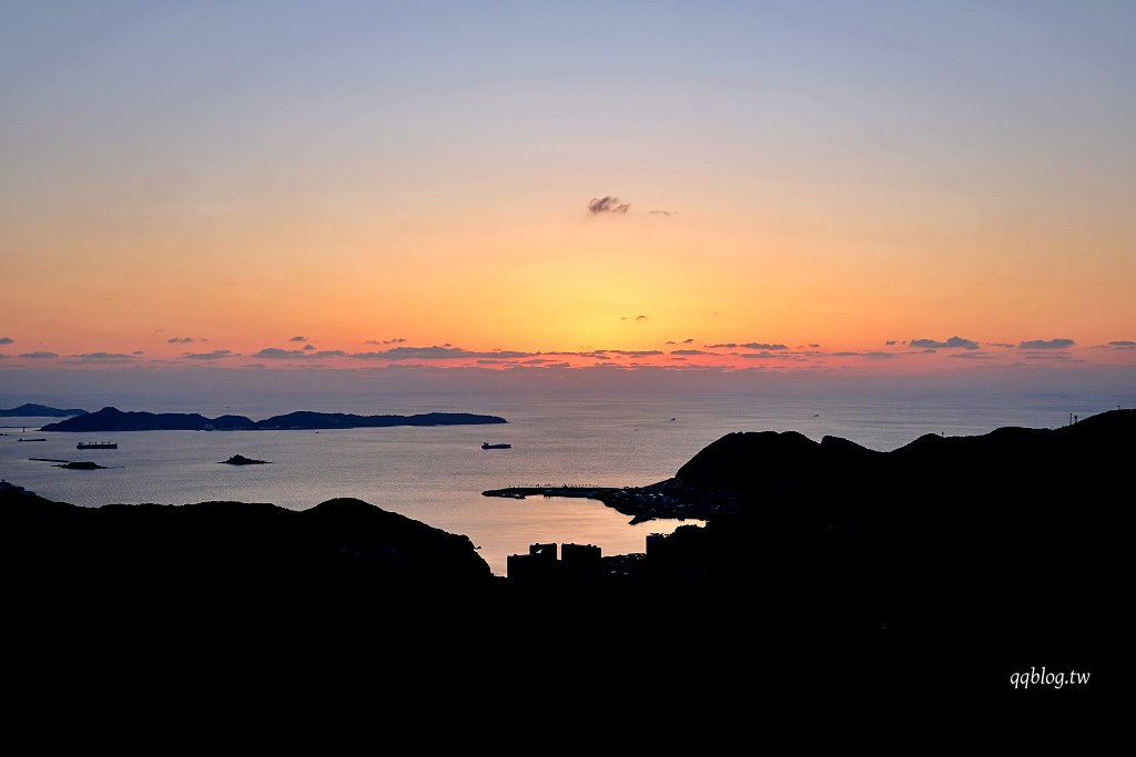 日本長崎︱稻佐山夜景．日本三大夜景之一也是世界新三大夜景，登上瞭望台觀賞美麗的長崎夜景 @QQ的懶骨頭