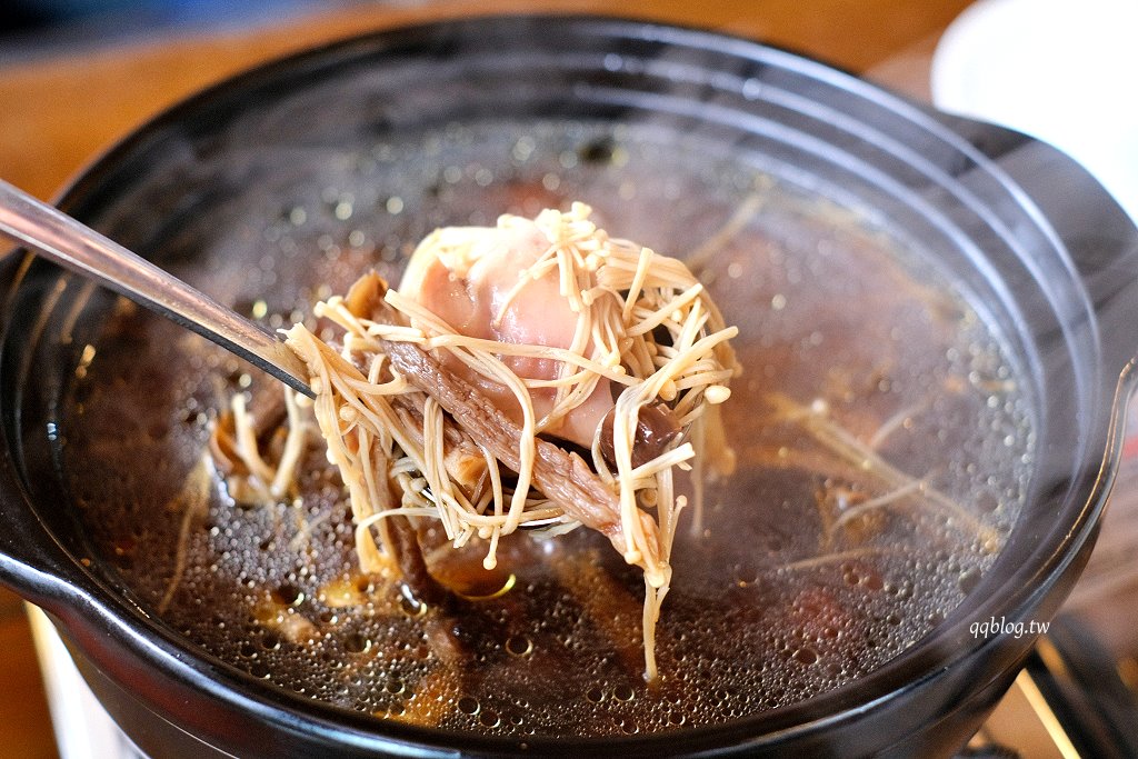 台中新社︱菇神觀景複合式餐飲，以菇類為主的火鍋餐廳，連續多年獲得米其林必比登推薦 @QQ的懶骨頭