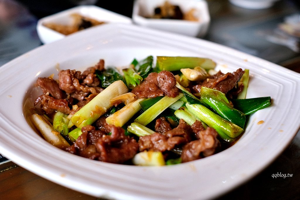 台中新社︱菇神觀景複合式餐飲，以菇類為主的火鍋餐廳，連續多年獲得米其林必比登推薦 @QQ的懶骨頭