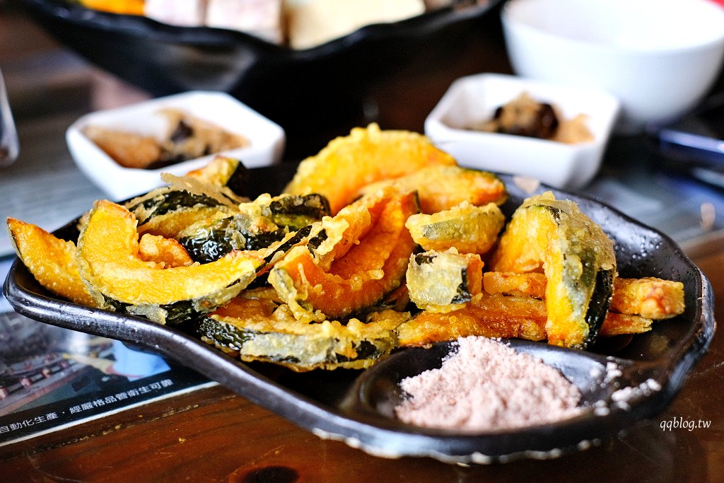 台中新社︱菇神觀景複合式餐飲，以菇類為主的火鍋餐廳，連續多年獲得米其林必比登推薦 @QQ的懶骨頭