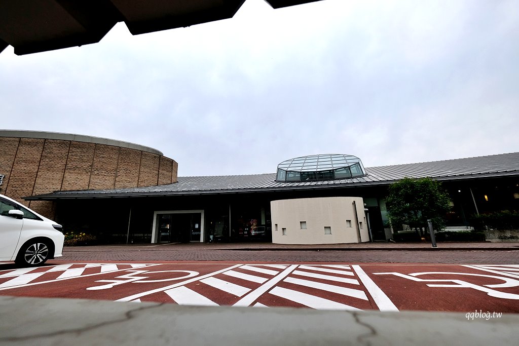 日本佐賀︱武雄市圖書館．打破既定印象，結合蔦屋書局和星巴克，圖書館也可以很美 @QQ的懶骨頭