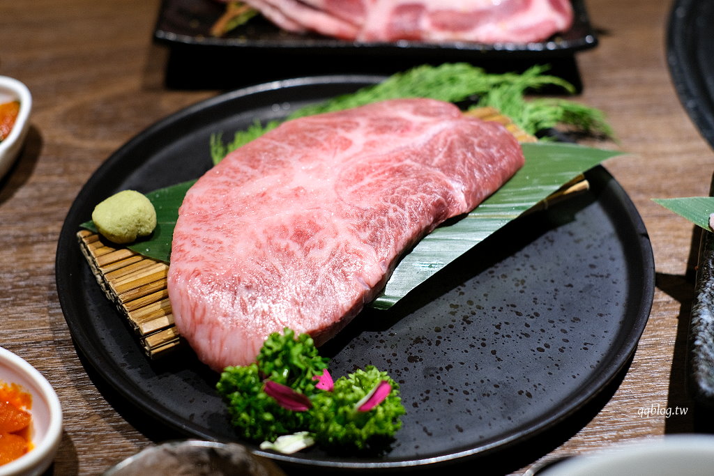 台中西屯︱山鯨本家 HONKE．京都風格燒肉餐廳，煙霧繚繞的和牛寶箱超吸睛，飯後還有和服體驗 @QQ的懶骨頭