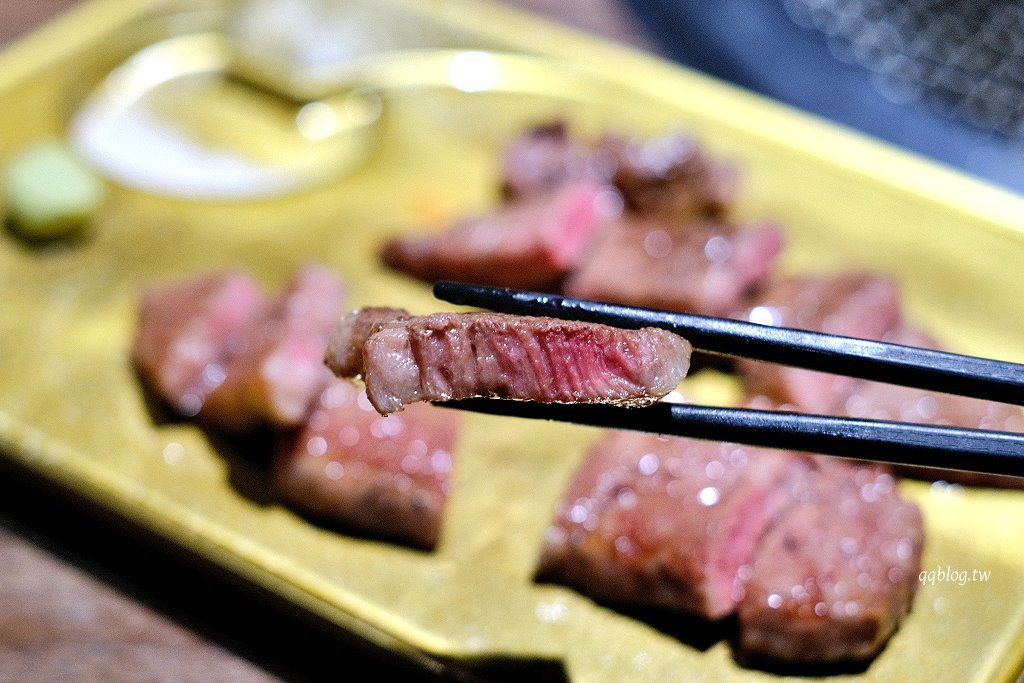 台中西屯︱山鯨本家 HONKE．京都風格燒肉餐廳，煙霧繚繞的和牛寶箱超吸睛，飯後還有和服體驗 @QQ的懶骨頭