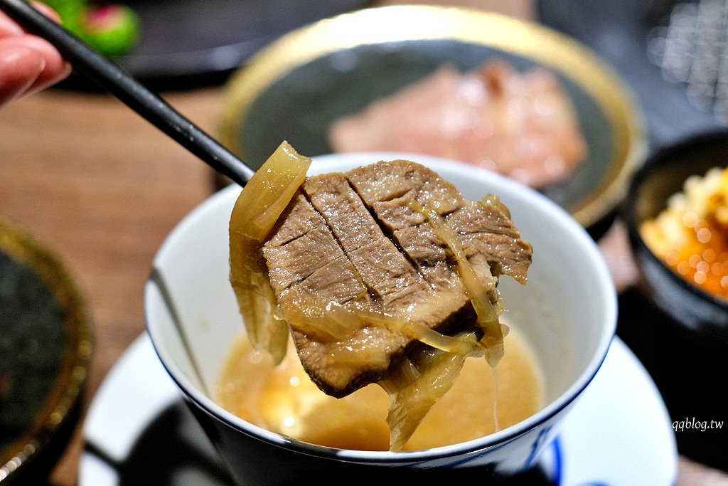 台中西屯︱山鯨本家 HONKE．京都風格燒肉餐廳，煙霧繚繞的和牛寶箱超吸睛，飯後還有和服體驗 @QQ的懶骨頭