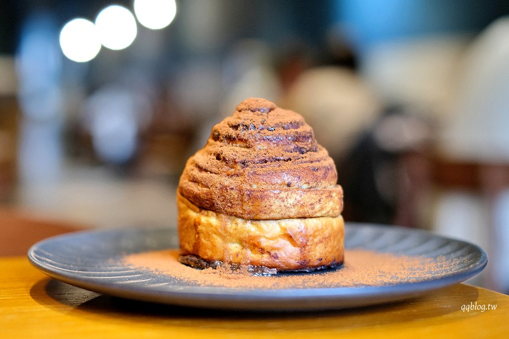 台中西區｜OZM 啢男咖啡甜點．廢墟風格老宅甜點店，司康、肉桂捲、戚風蛋糕都很有水準 @QQ的懶骨頭