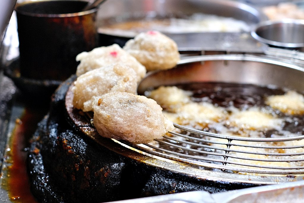 彰化︱阿三肉圓．醬汁獨特的酥炸肉圓，干貝肉圓又香又好吃，彰化超人氣排隊美食 @QQ的懶骨頭