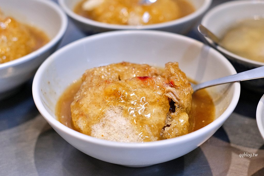 彰化︱阿三肉圓．醬汁獨特的酥炸肉圓，干貝肉圓又香又好吃，彰化超人氣排隊美食 @QQ的懶骨頭